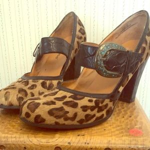 Dollhouse Women’s shoes